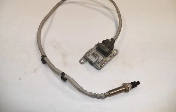 Renault Trafic III (X82) Lambda probe sensor 227900040R