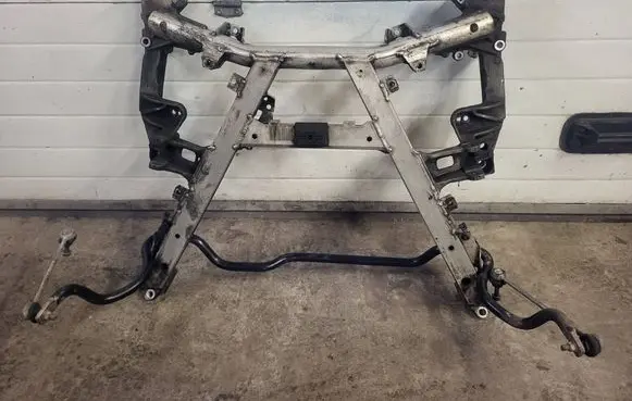 BMW 5 E39 Front subframe 1092868
