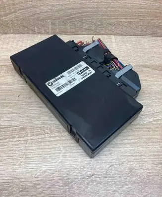 BMW 5 E60 E61 Comfort/convenience module 9133143 23994322 WITHPLUG