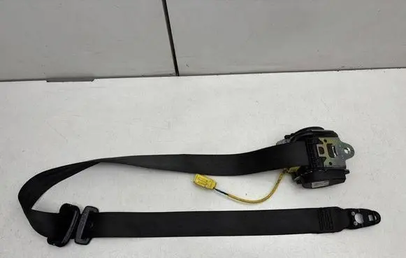 Volkswagen Touareg I Front seatbelt 7L0857705E