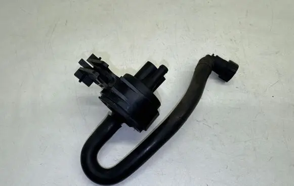 Volkswagen Polo Valve vacuum 0280142345