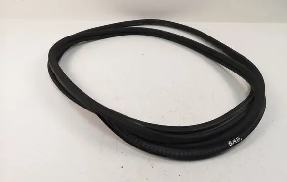 Peugeot 3008 I Trunk rubber seal (body) 
