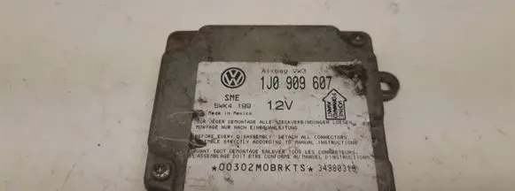 Volkswagen PASSAT B5 Airbag control unit/module 1J0909607