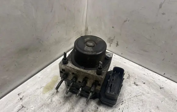 Nissan X-Trail T30 ABS Pump 865110438