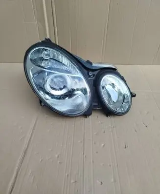 Mercedes-Benz E W211 Headlight/headlamp 4401126RLHDH