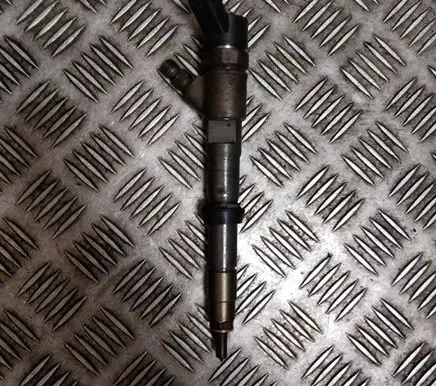 Iveco Daily 5th gen Fuel injector 504389548