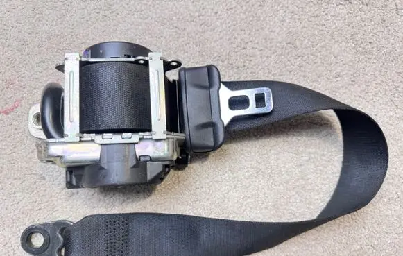 Mercedes-Benz C W205 Front seatbelt 635375200A 0589P10021 180817