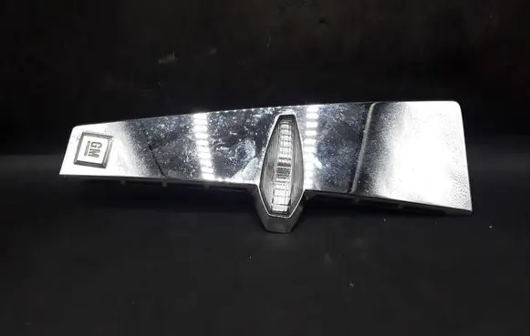 Cadillac SRX Front indicator light 15890908