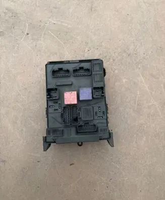 Renault Laguna II Fuse module 8200371617 518883103