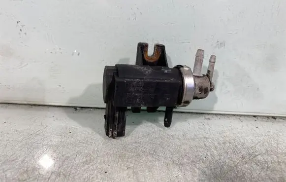 Audi A4 S4 B8 8K Turbo solenoid valve 8e0906627