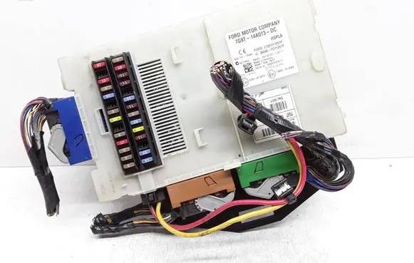 Ford Galaxy Fuse module 7G9T14A073DC 6G9T14A301EF