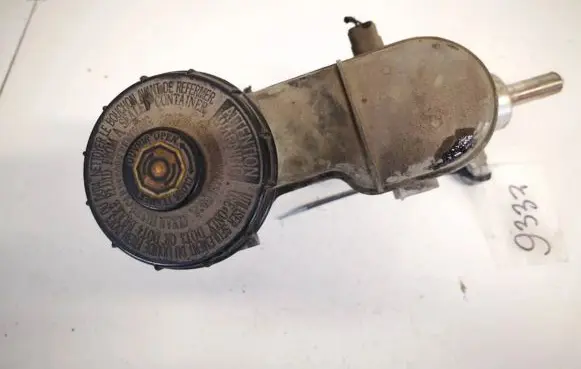 Brake fluid reservoir