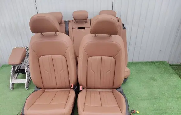 Audi e-tron Seat set 