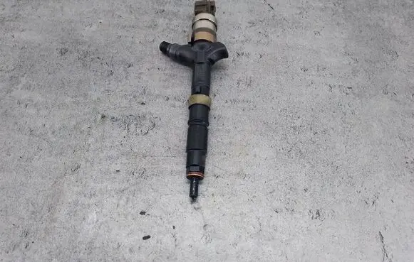 Fuel injector