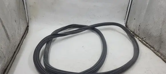 Skoda Octavia Mk2 (1Z) Front door rubber seal