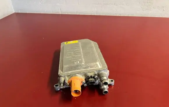Voltage converter inverter
