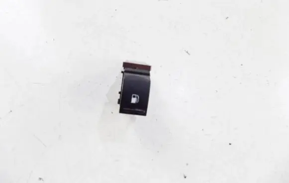 Volkswagen Touran I Fuel tank opening switch 