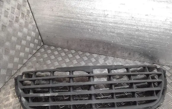 Chrysler Pacifica Front bumper upper radiator grill 04857934AA