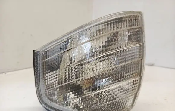 Mercedes-Benz C W202 Front indicator light 183358B