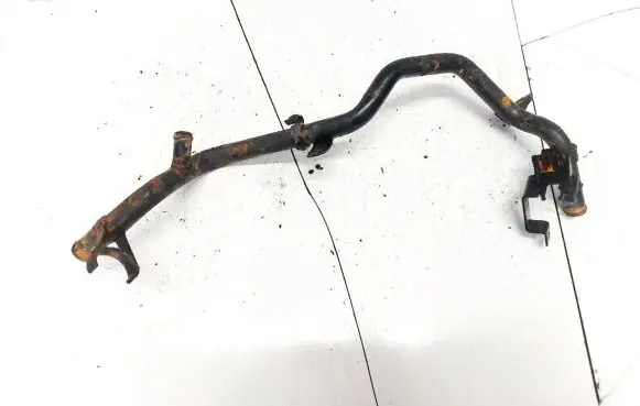 Volkswagen PASSAT B4 Engine coolant pipe/hose 357971988f