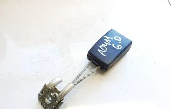 Rear seatbelt buckle