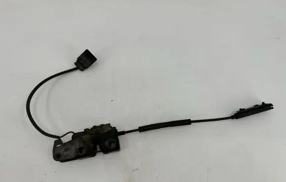 Volkswagen Touareg II Engine bonnet/hood lock/catch 7P6823531