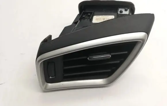 Nissan Qashqai Dashboard air vent grill cover trim 687614EA0A