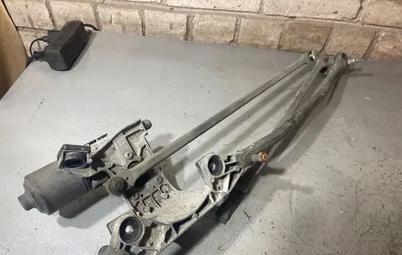 Ford Focus C-MAX Front wiper linkage and motor 3M5117504AF 3397020600