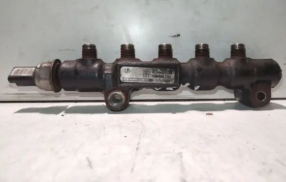 Ford Focus Fuel main line pipe 9654592680