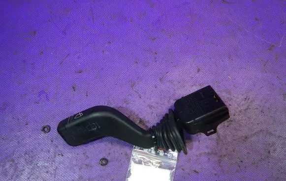 Opel Tigra A Wiper turn signal indicator stalk/switch 90243395