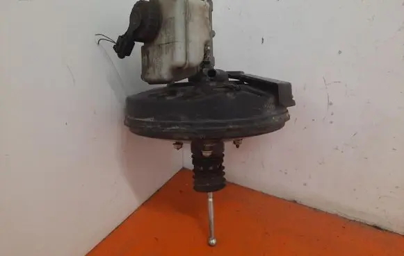 Skoda Octavia Mk2 (1Z) Brake booster 1K1614105AF
