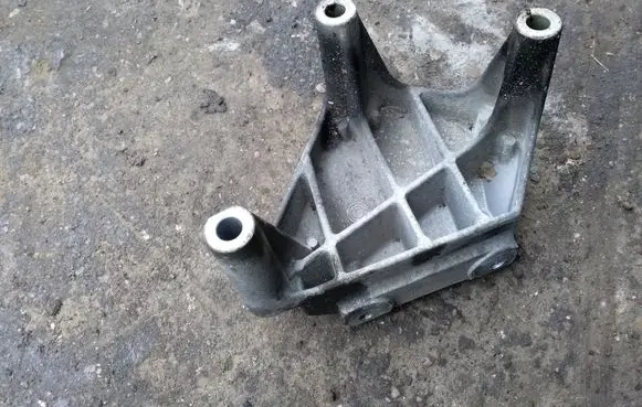 Opel Corsa C Generator/alternator bracket 9127490