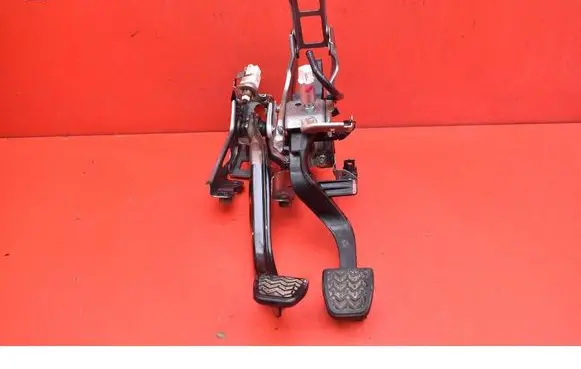 Toyota Yaris Accelerator throttle pedal 
