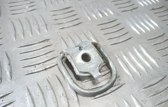 Opel Signum Tie down hook / loop 
