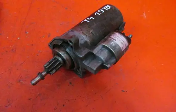 Volkswagen Multivan T4 Starter motor 0331303070