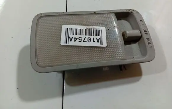 Toyota Corolla Verso E121 Rear seat light