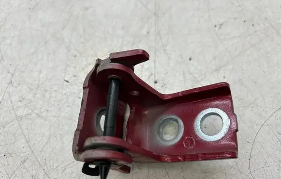 Peugeot 308 Rear door lower hinge