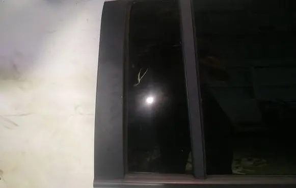 Opel Zafira B Rear vent window glass as2
