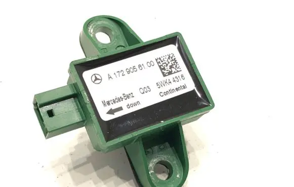 Mercedes-Benz CLS C218 X218 Airbag deployment crash/impact sensor A1729056100