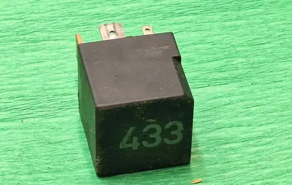 Volkswagen PASSAT B4 Other relay 3D0951253A 14150000 12V50A