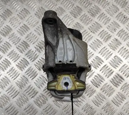 Audi A4 S4 B9 8W Engine mount bracket 8W0199371BR