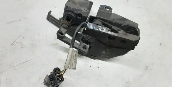 BMW 5 E39 Tailgate window lock/catch/latch 