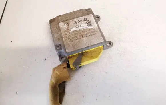 Volkswagen PASSAT B5 Airbag control unit/module 1j0909607 5wk4199