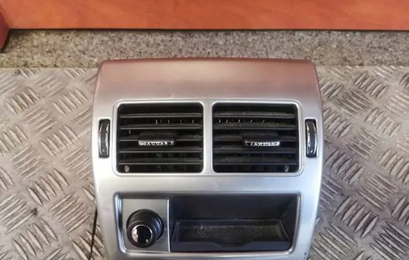 Jaguar XF Rear air vent grill AX2367846A
