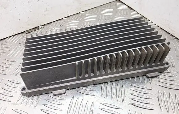 Audi A4 Allroad B8 Sound amplifier 8R0035223F