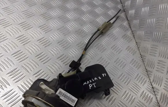 Mazda 2 Rear door lock DE9072E