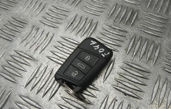 Skoda Superb B8 (3V) Ignition key/card 3V0959752