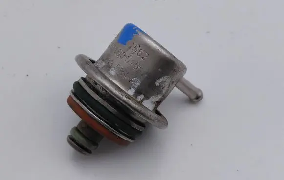 Audi A8 S8 D2 4D Fuel pressure regulator 078133534A 0280160516