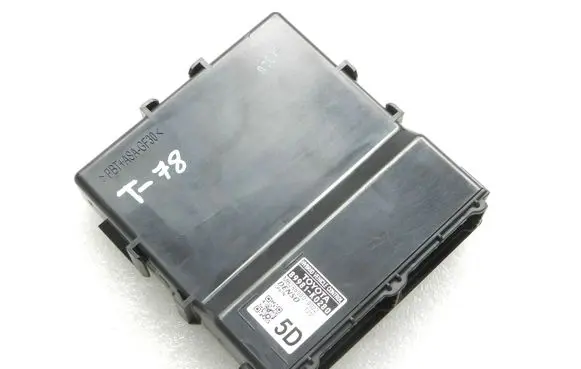 Toyota Yaris XP210 Battery control module 89981K0280