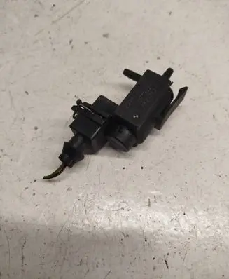BMW 5 E60 E61 Turbo solenoid valve 72234100 07T312 1742712